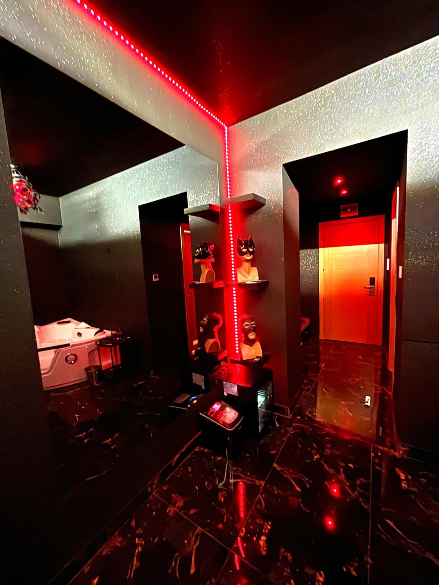 Romeo Nights - Love Rooms - Adults Only Bucarest Extérieur photo