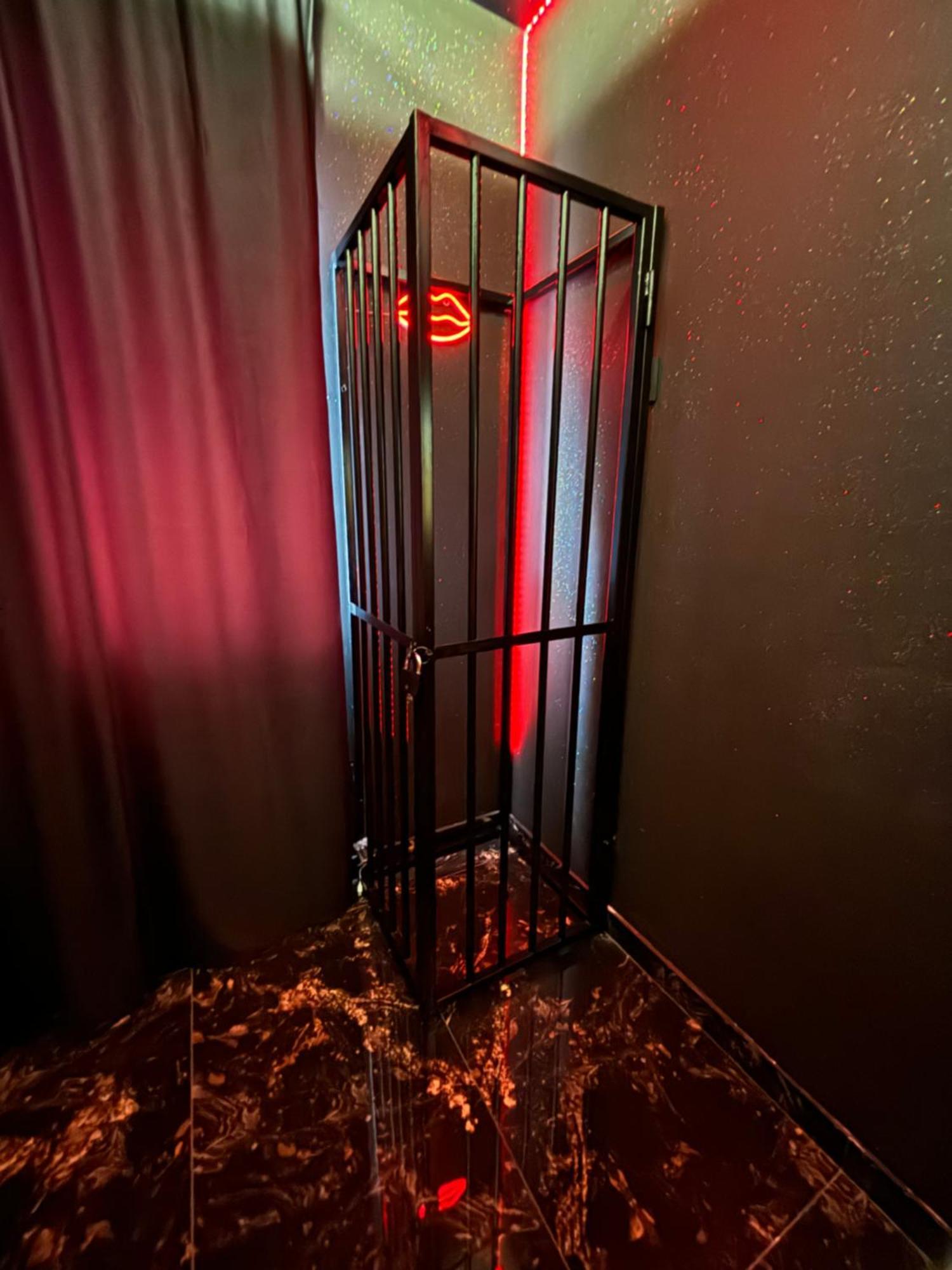 Romeo Nights - Love Rooms - Adults Only Bucarest Extérieur photo
