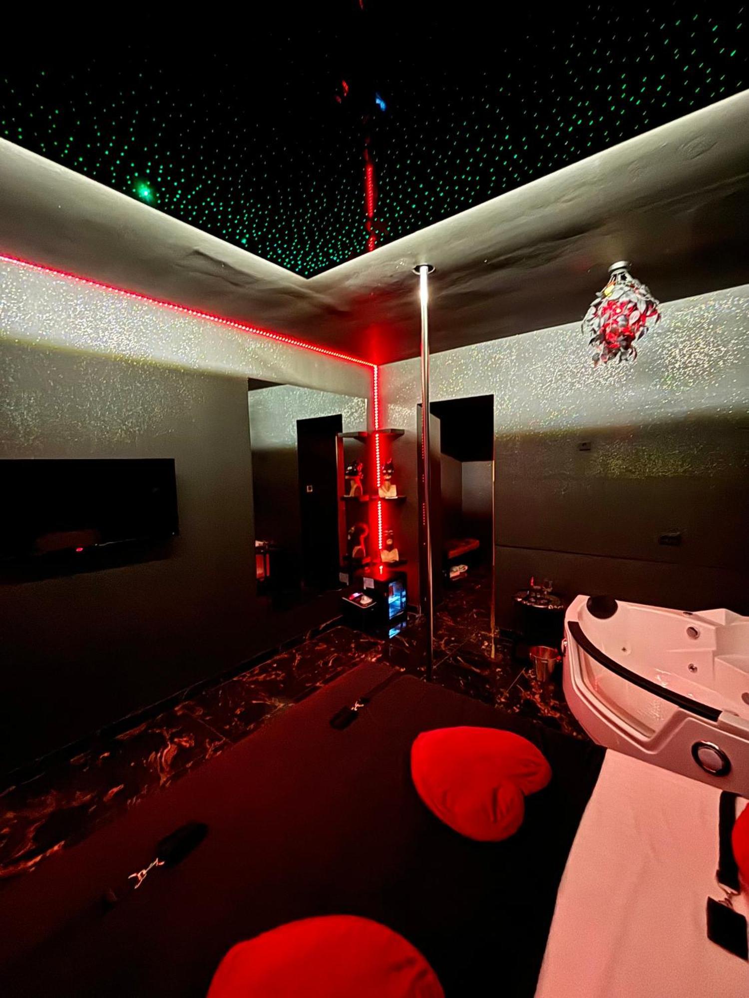 Romeo Nights - Love Rooms - Adults Only Bucarest Extérieur photo