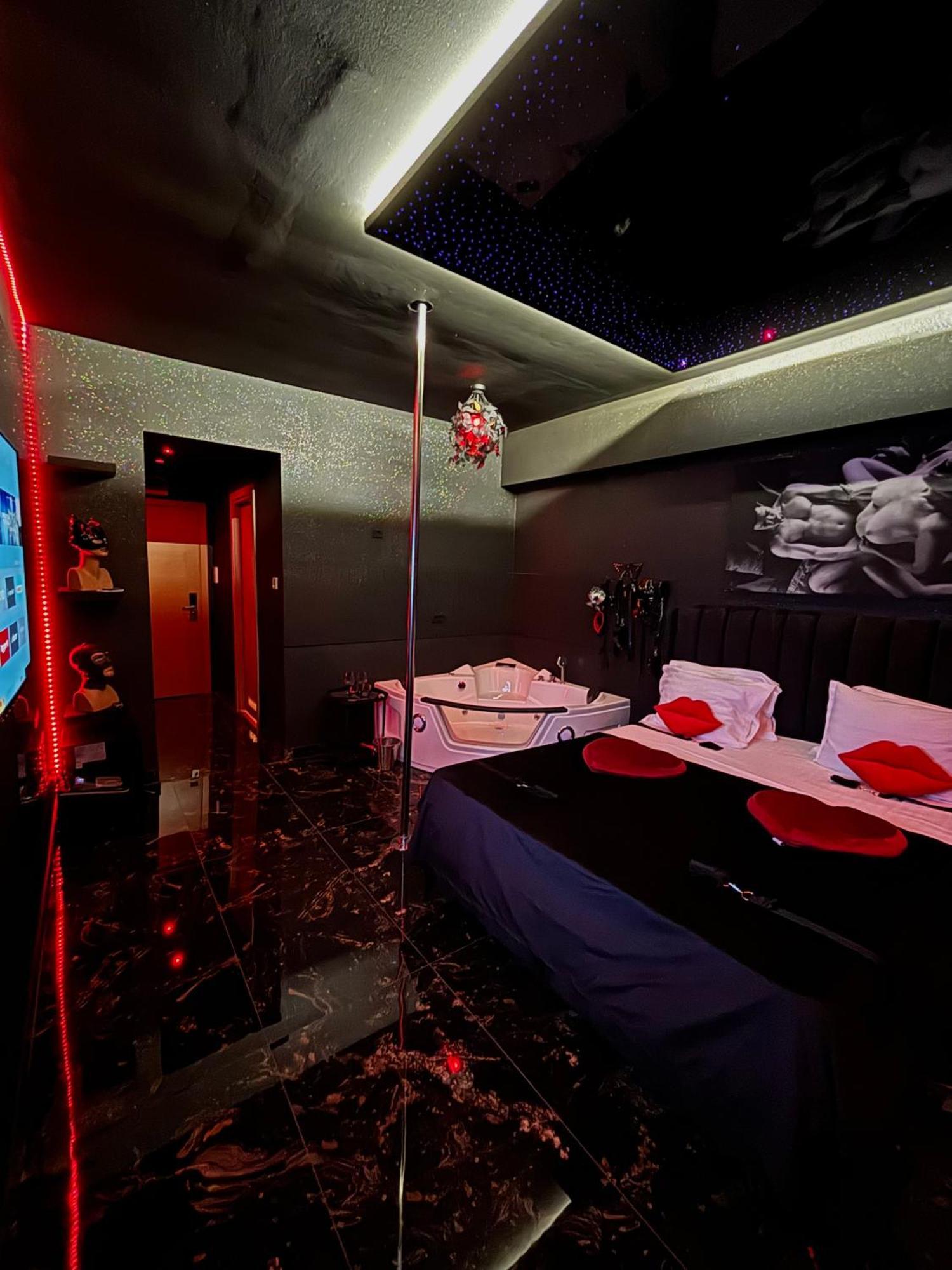 Romeo Nights - Love Rooms - Adults Only Bucarest Extérieur photo